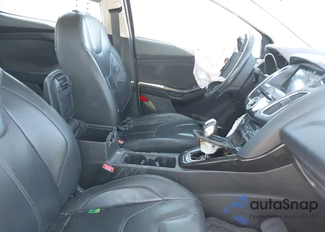 2018 Ford Focus Titanium from USA, damaged, VIN 1FADP3N22JL323402